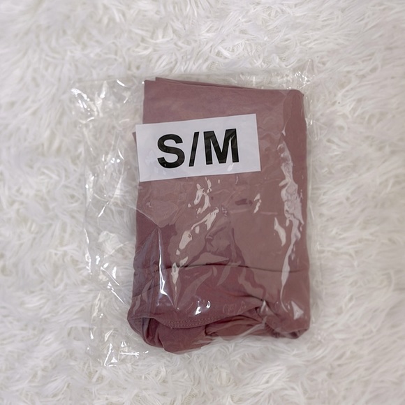 NIB Simple Addiction leggings - Picture 3 of 4